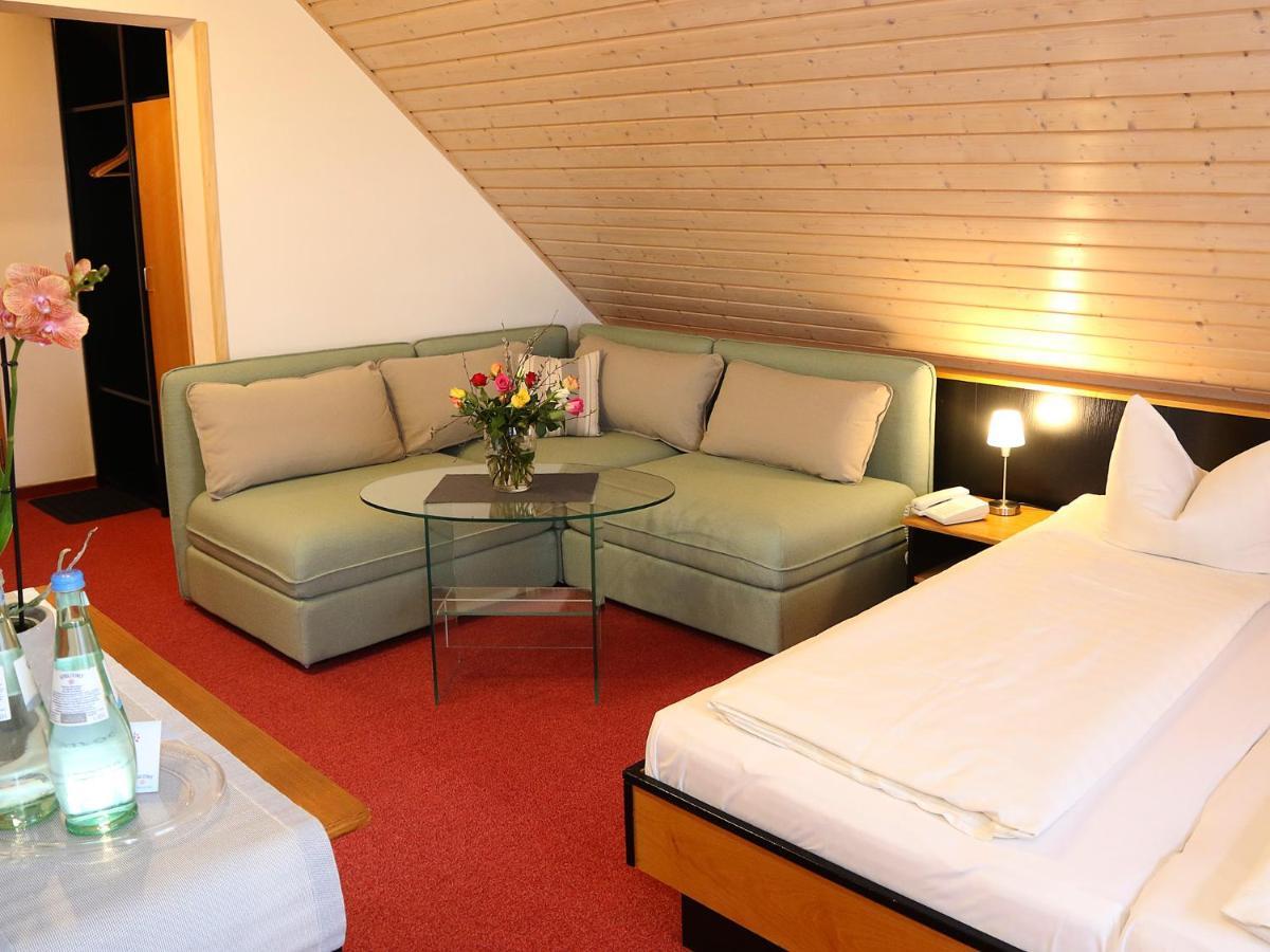 Landhotel & Reiterhof Schumann Triptis Экстерьер фото